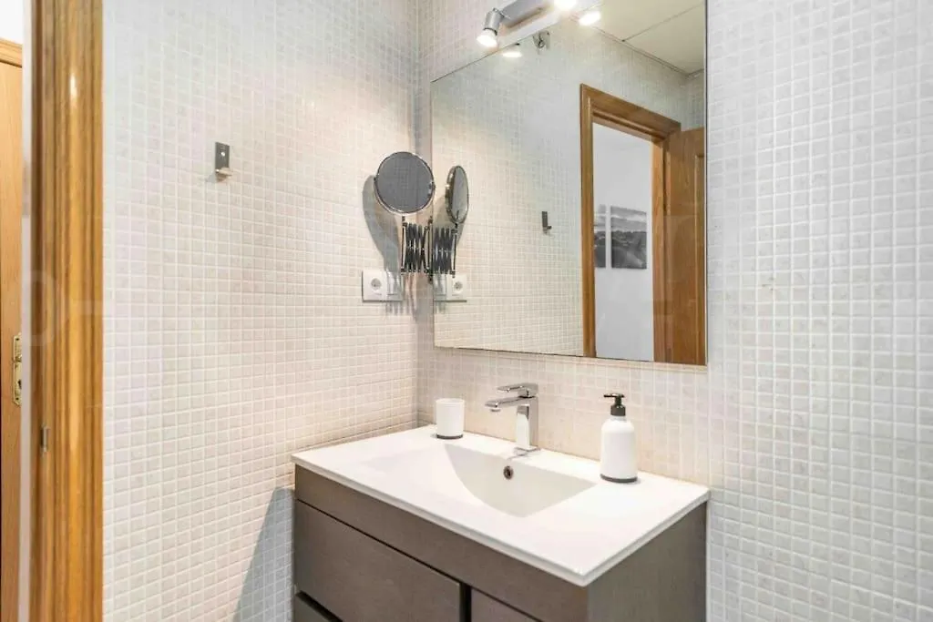 Comfortable Apartment At Capuchinos By Rems Malaga